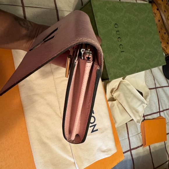 Authentic LV twist wallet - Picture 9 of 12